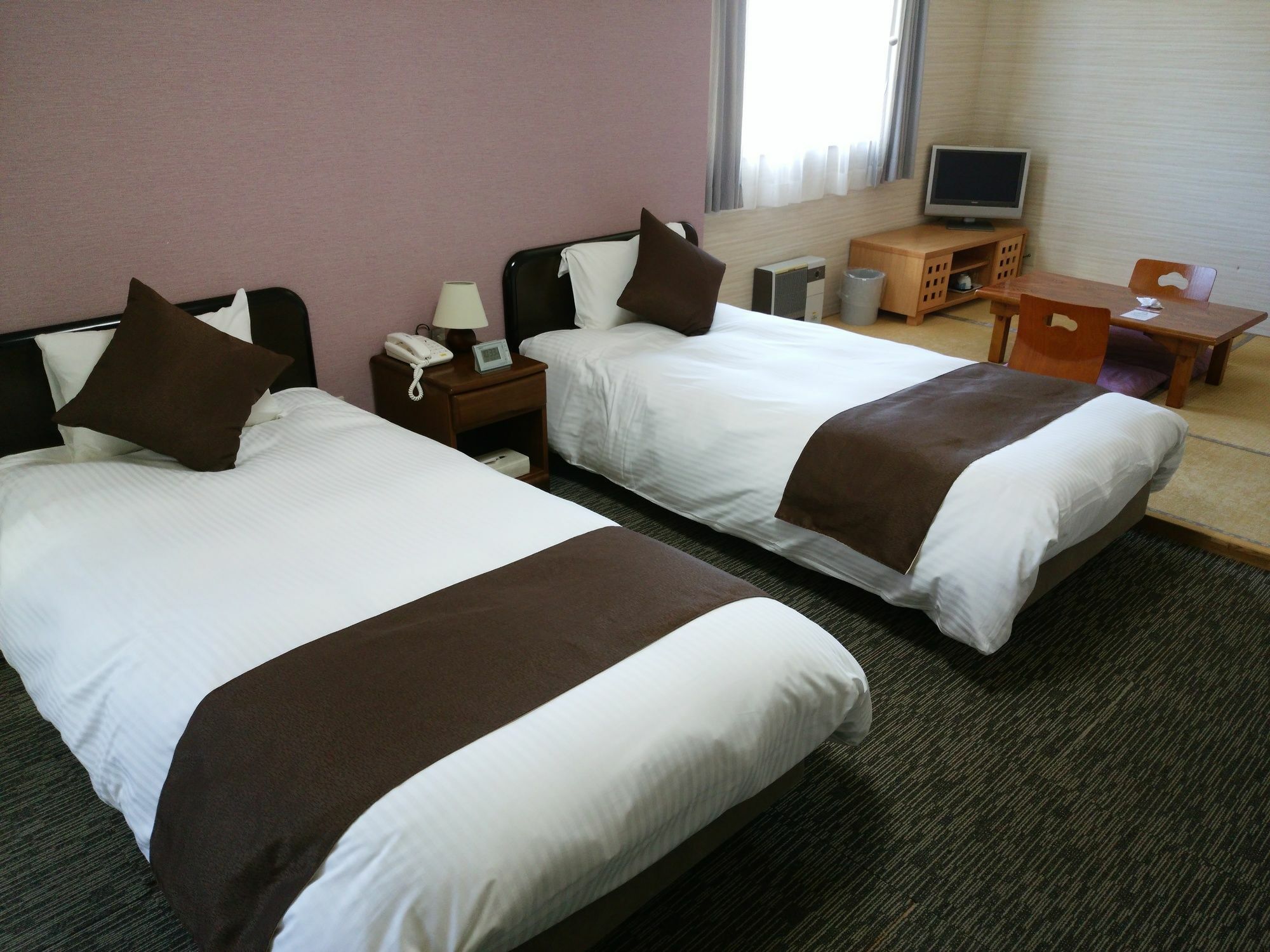 Resort Inn North Country Furano Bagian luar foto