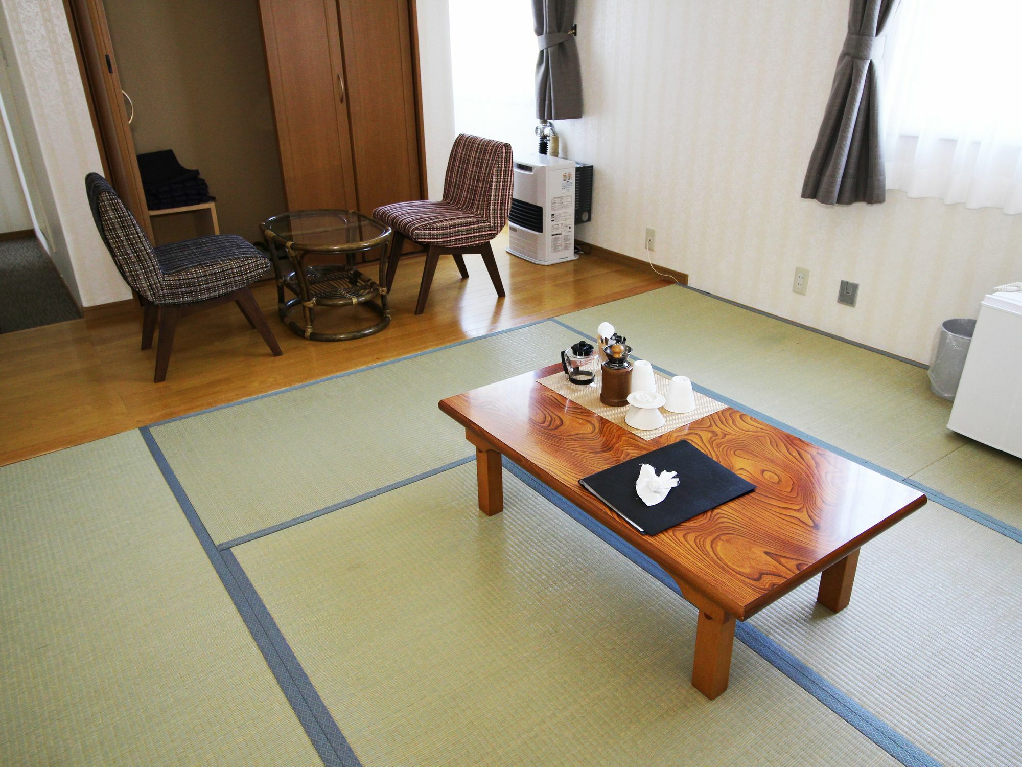 Resort Inn North Country Furano Bagian luar foto